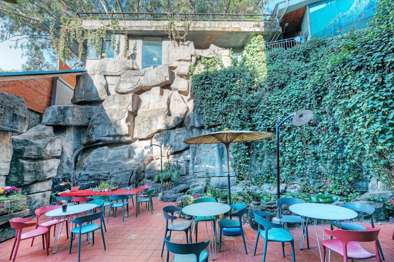 Kunming Upland International Youth Hostel Near The City Center ,2 Mins Walk To The Subway, 2 Mins Walk To The Green Lake, Close To Yuan Tong Temple, Old Street, Yunnan University, Convenient Payment And Visa Cards Are Accepted Exterior foto