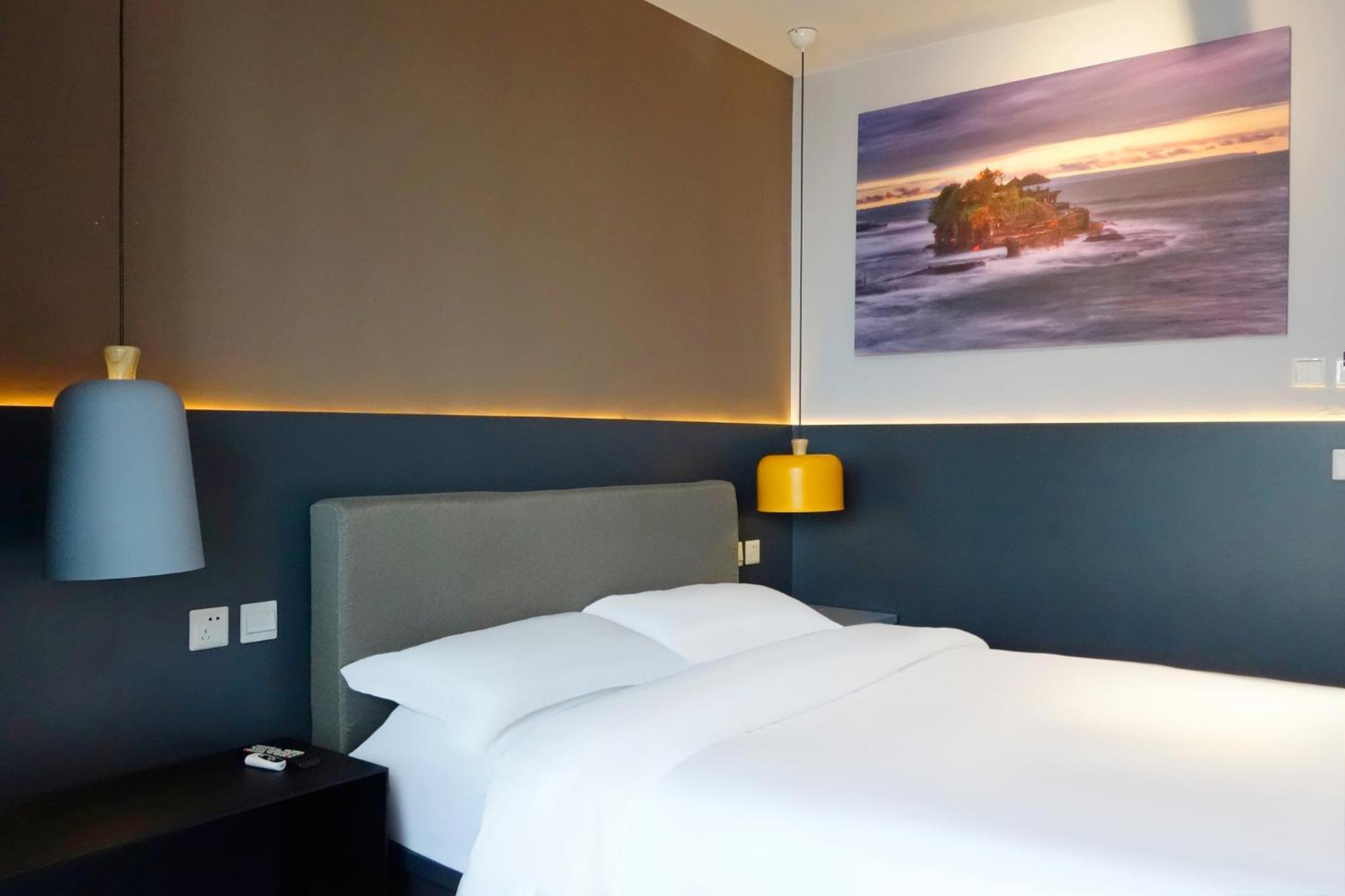 Kunming Upland International Youth Hostel Near The City Center ,2 Mins Walk To The Subway, 2 Mins Walk To The Green Lake, Close To Yuan Tong Temple, Old Street, Yunnan University, Convenient Payment And Visa Cards Are Accepted Exterior foto