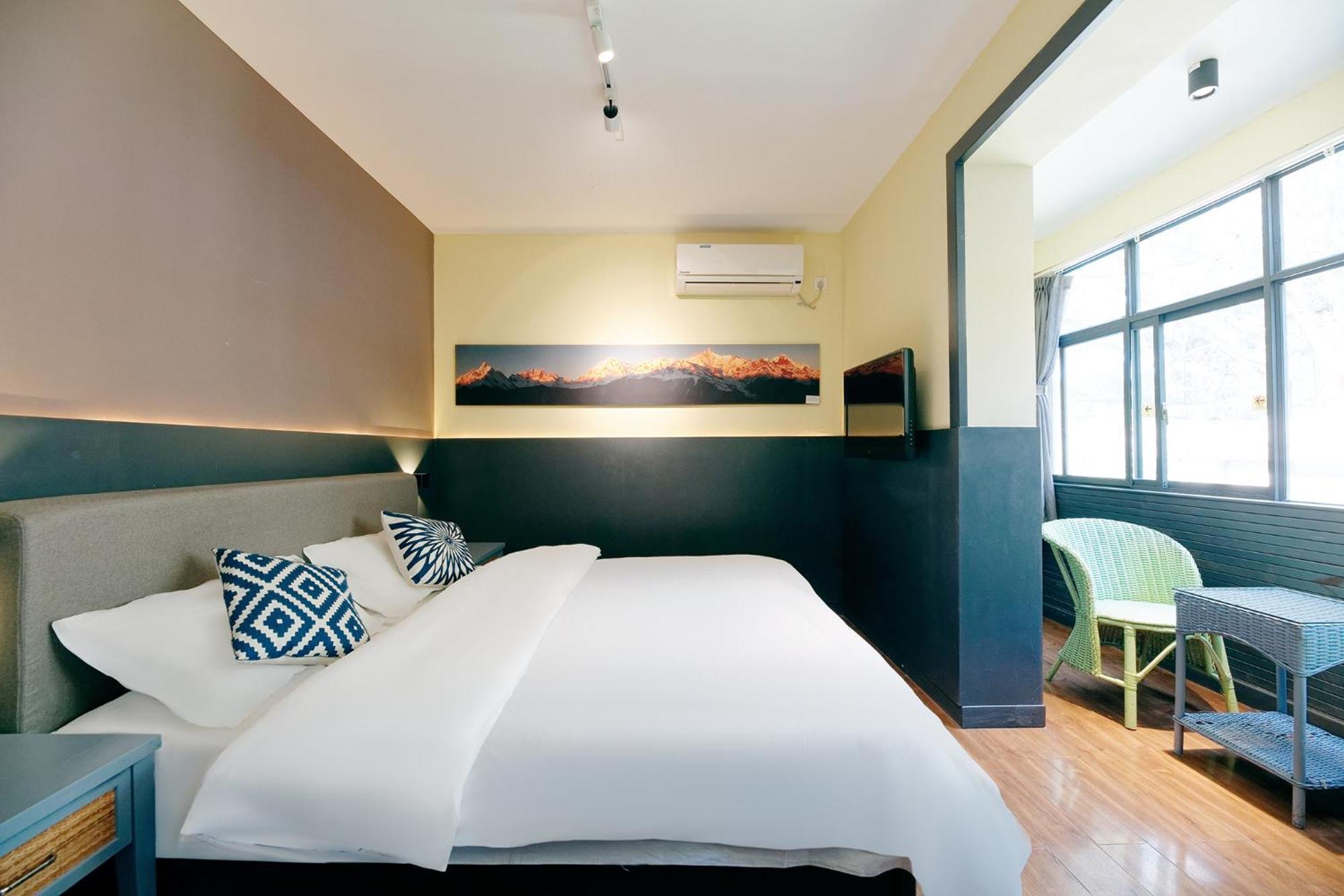 Kunming Upland International Youth Hostel Near The City Center ,2 Mins Walk To The Subway, 2 Mins Walk To The Green Lake, Close To Yuan Tong Temple, Old Street, Yunnan University, Convenient Payment And Visa Cards Are Accepted Exterior foto